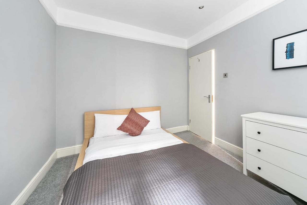 Appartamento Chic & Contemporary 2 Bed Flat Sleeps 6 In Soho Londra