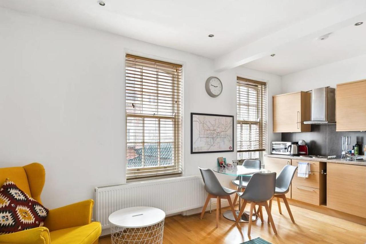 Appartamento Chic & Contemporary 2 Bed Flat Sleeps 6 In Soho Londra
